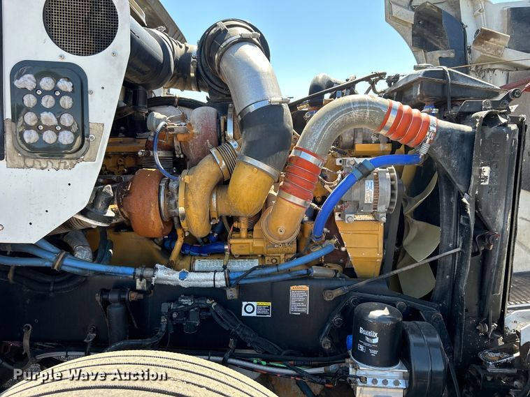 image for item EG1452 2006 Kenworth  T600B semi truck