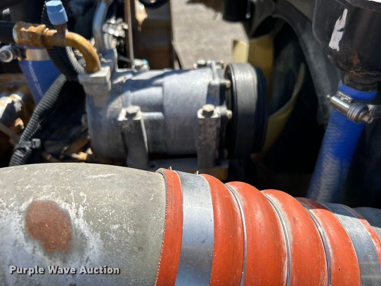 image for item EG1452 2006 Kenworth  T600B semi truck