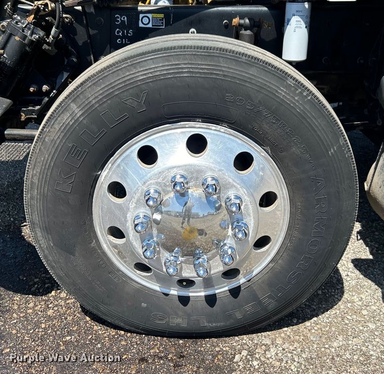 image for item EG1452 2006 Kenworth  T600B semi truck