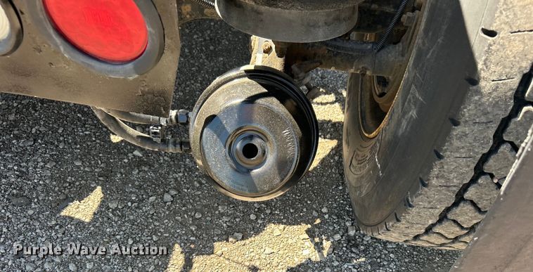 image for item EG1452 2006 Kenworth  T600B semi truck