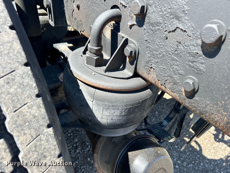 image for item EG1452 2006 Kenworth  T600B semi truck