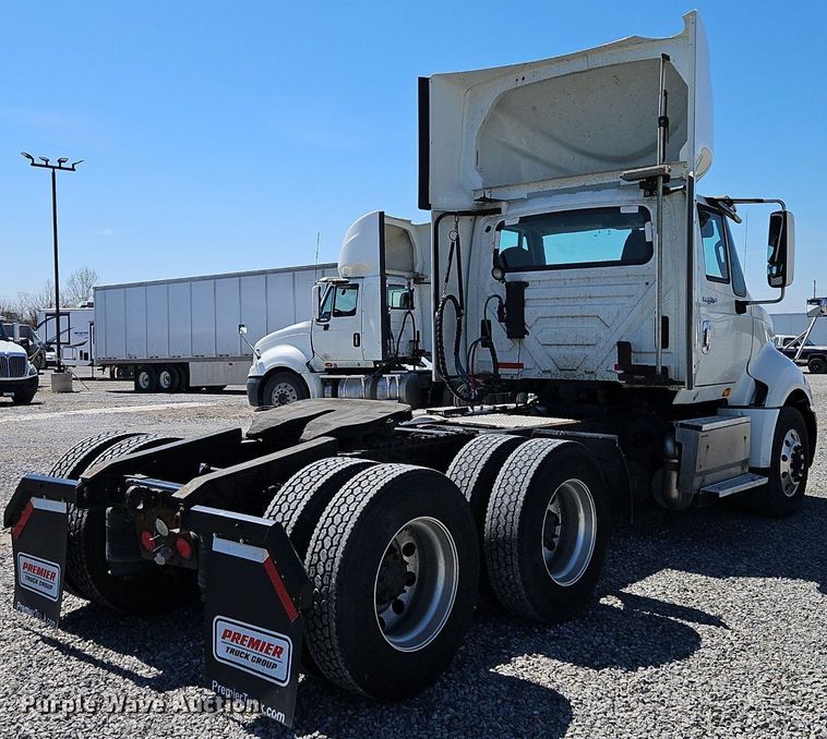 image for item EI3657 2015 International  ProStar Plus 122 semi truck