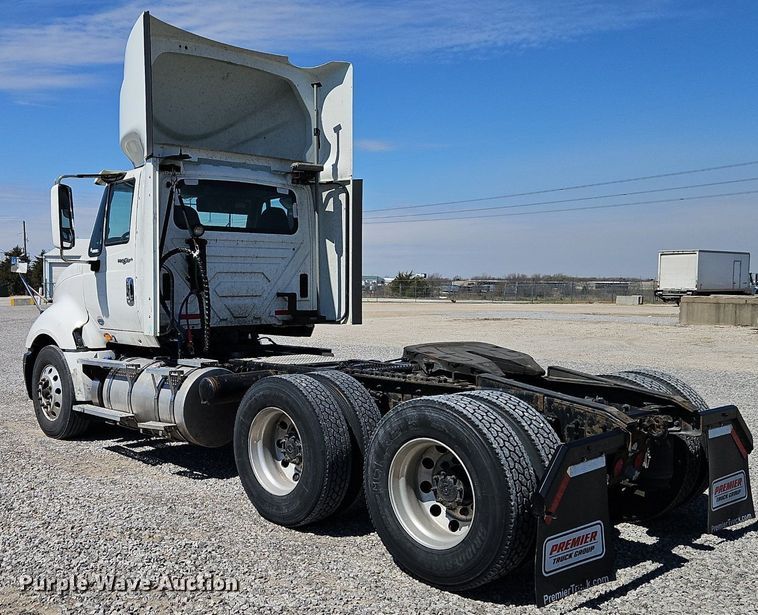 image for item EI3657 2015 International  ProStar Plus 122 semi truck