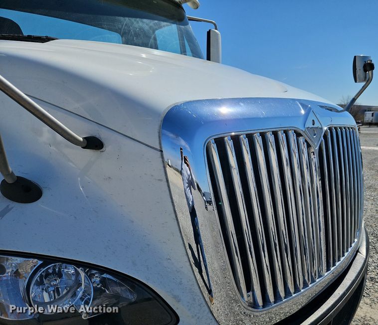 image for item EI3657 2015 International  ProStar Plus 122 semi truck