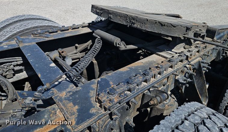 image for item EI3657 2015 International  ProStar Plus 122 semi truck