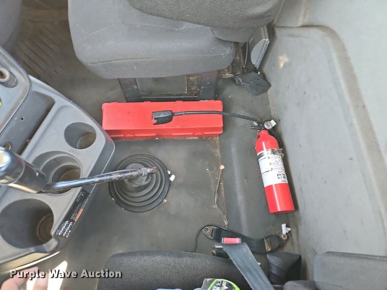 image for item EI3657 2015 International  ProStar Plus 122 semi truck