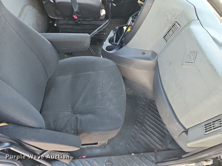 image for item EI3657 2015 International  ProStar Plus 122 semi truck