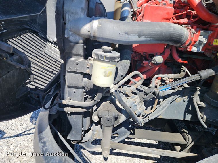 image for item EI3657 2015 International  ProStar Plus 122 semi truck