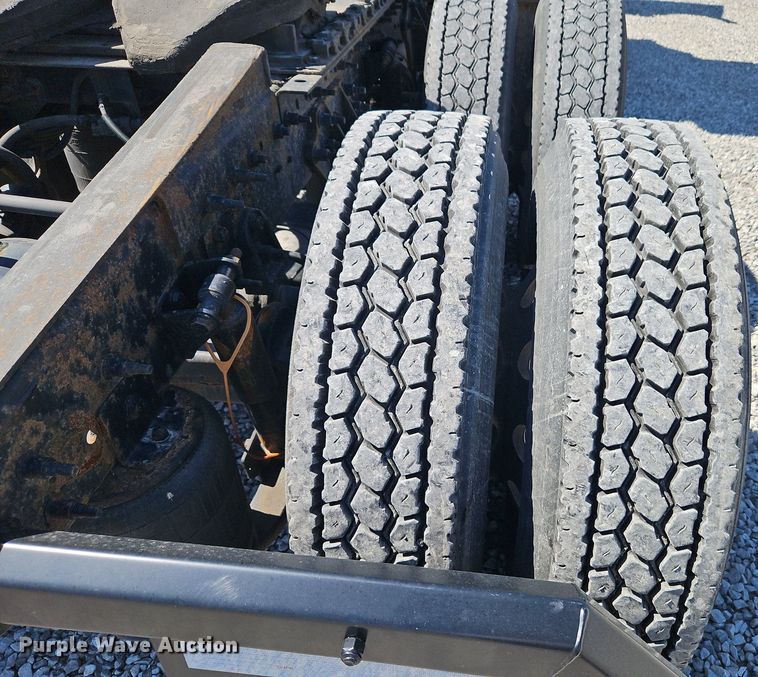 image for item EI3657 2015 International  ProStar Plus 122 semi truck