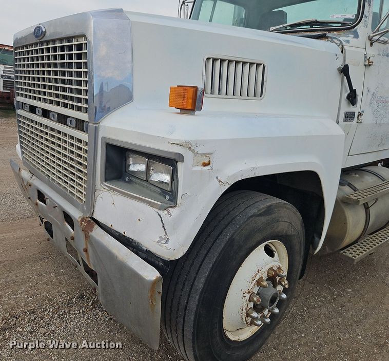 image for item EI3990 1989 Ford LTL9000 semi truck