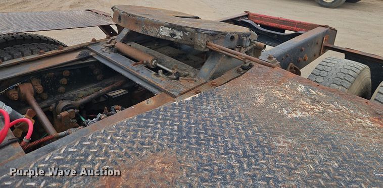 image for item EI3990 1989 Ford LTL9000 semi truck