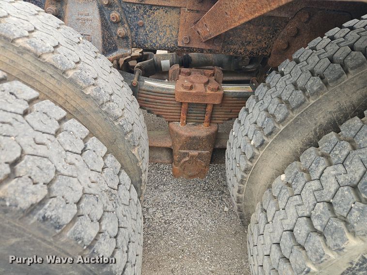 image for item EI3990 1989 Ford LTL9000 semi truck