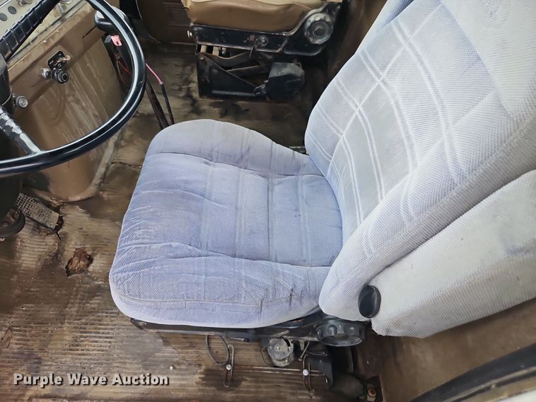 image for item EI3990 1989 Ford LTL9000 semi truck