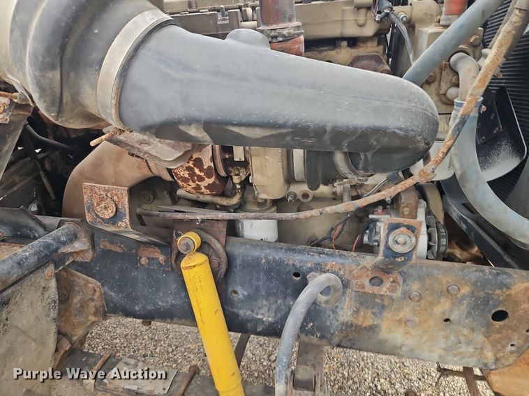 image for item EI3990 1989 Ford LTL9000 semi truck