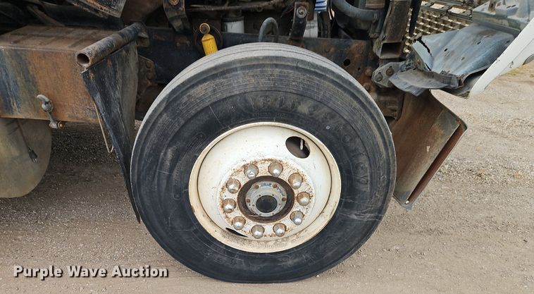 image for item EI3990 1989 Ford LTL9000 semi truck