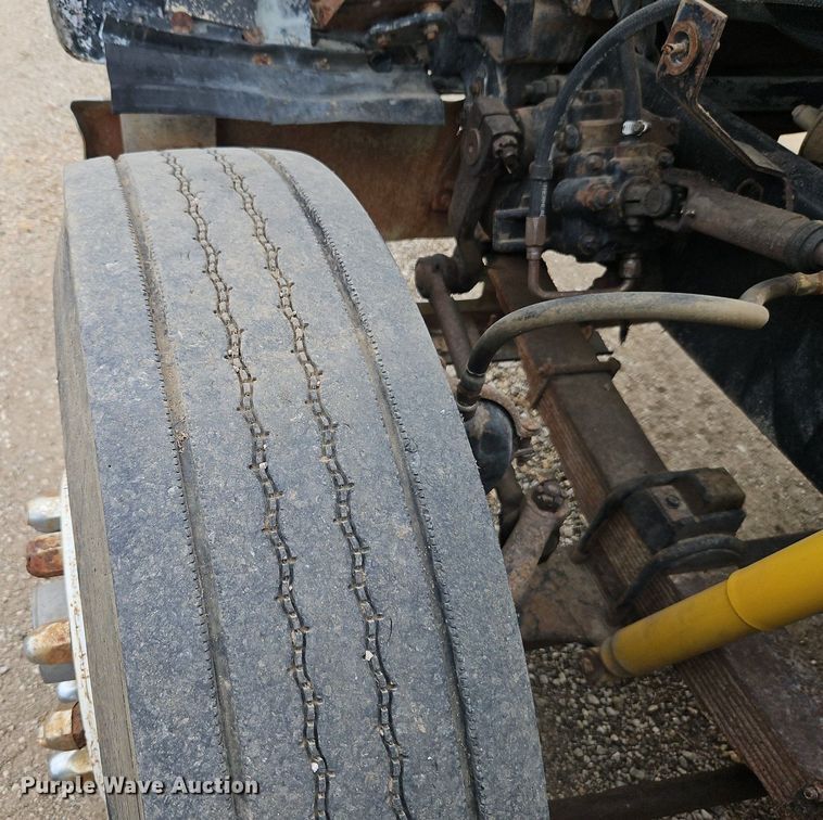 image for item EI3990 1989 Ford LTL9000 semi truck