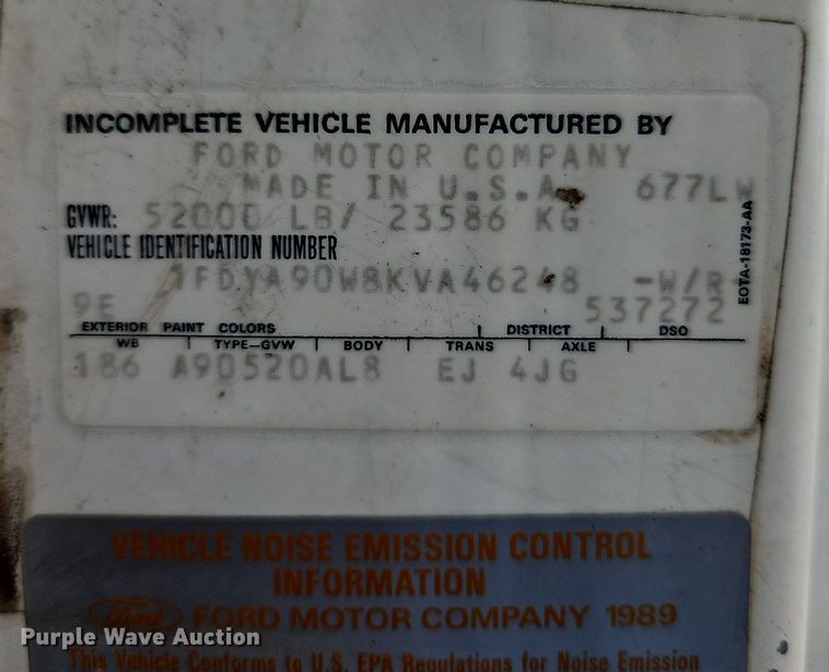 image for item EI3990 1989 Ford LTL9000 semi truck