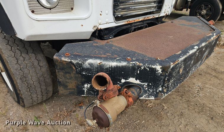 image for item EI3991 1988 Mack water truck