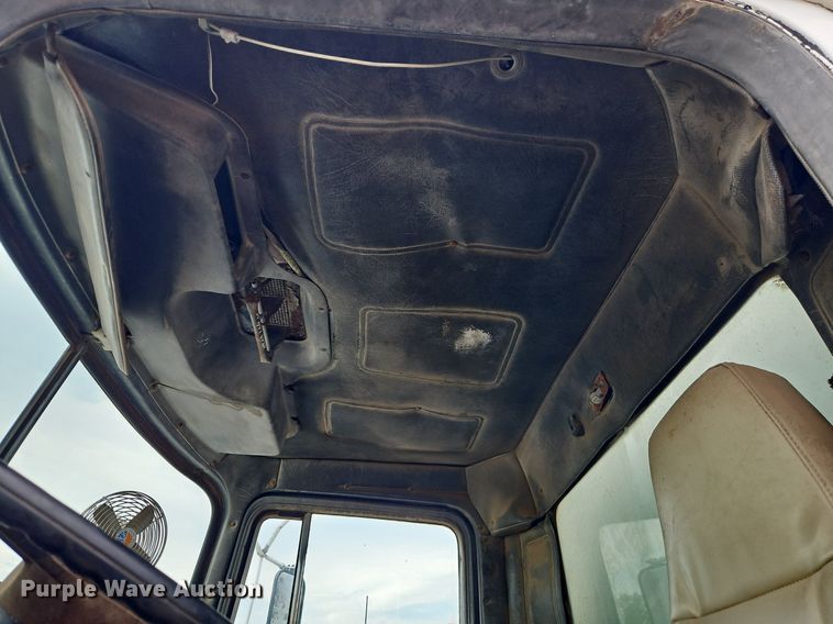 image for item EI3991 1988 Mack water truck