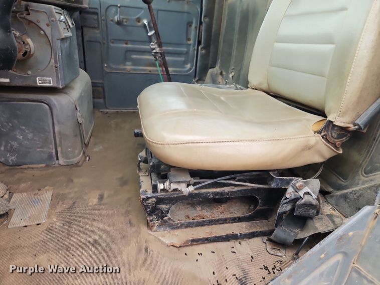 image for item EI3991 1988 Mack water truck