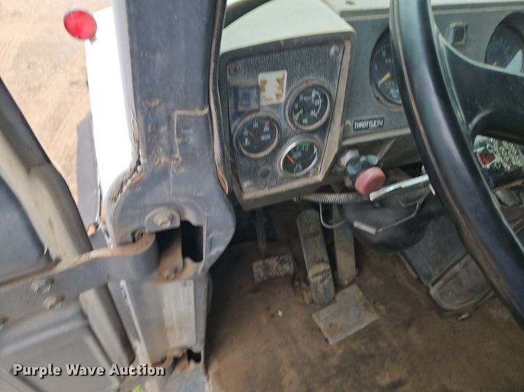 image for item EI3991 1988 Mack water truck