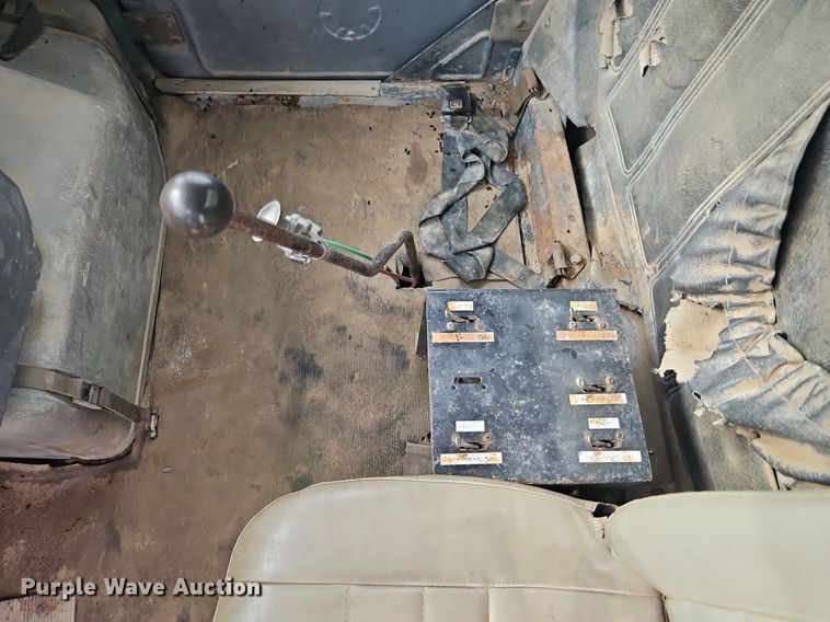 image for item EI3991 1988 Mack water truck