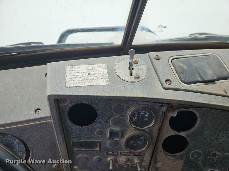 image for item EI3991 1988 Mack water truck