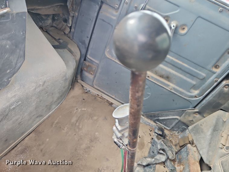 image for item EI3991 1988 Mack water truck