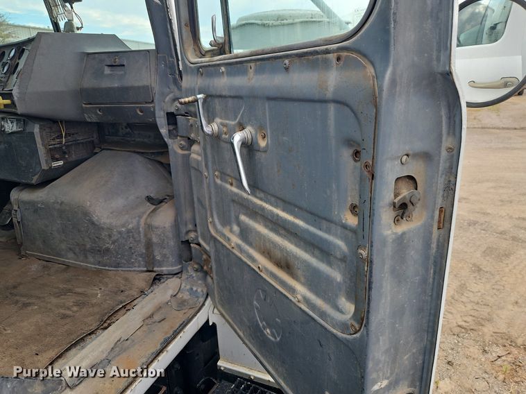 image for item EI3991 1988 Mack water truck