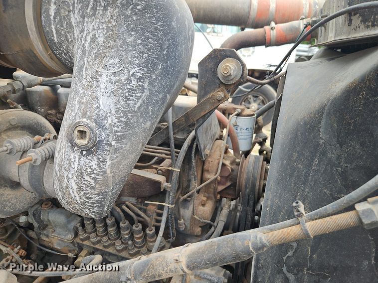 image for item EI3991 1988 Mack water truck