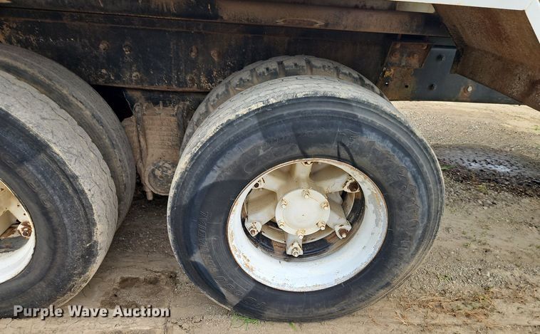 image for item EI3991 1988 Mack water truck