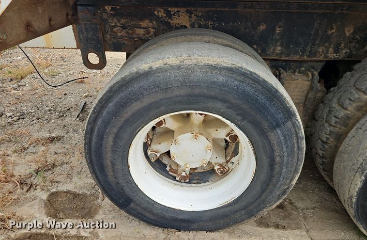 image for item EI3991 1988 Mack water truck