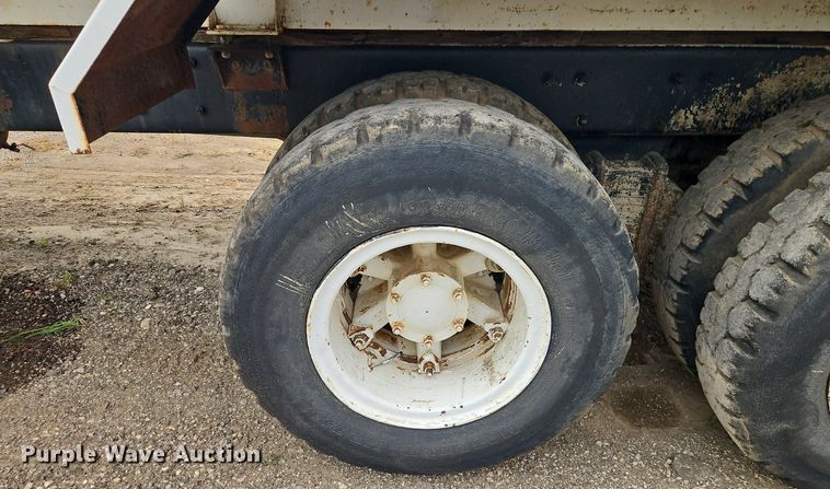 image for item EI3991 1988 Mack water truck