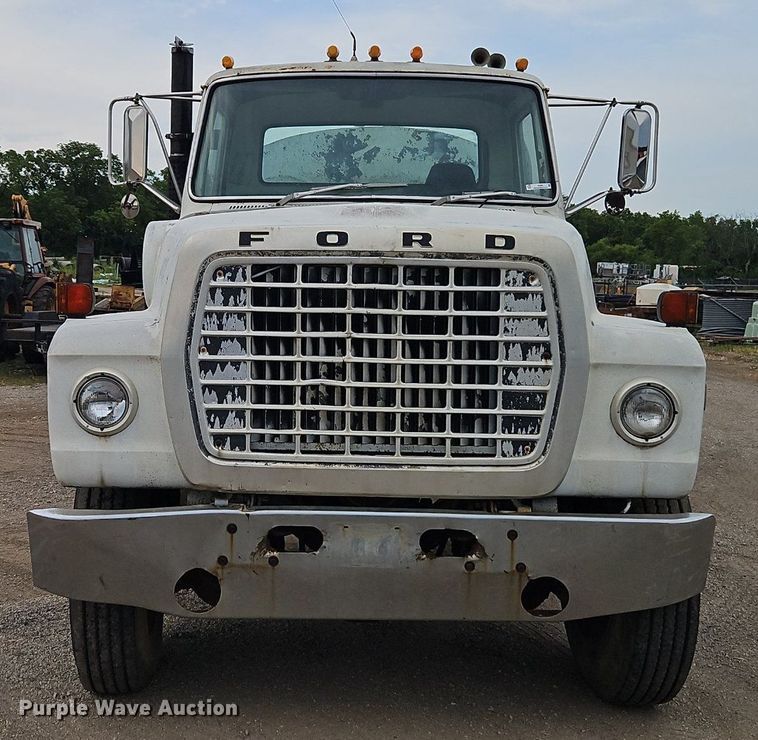 image for item EI3992 1978 Ford  9000 water truck