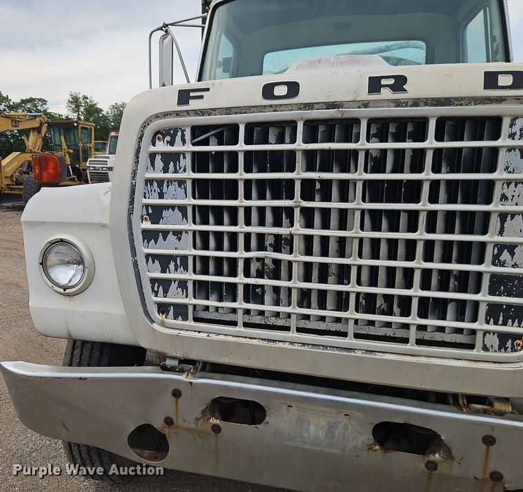 image for item EI3992 1978 Ford  9000 water truck
