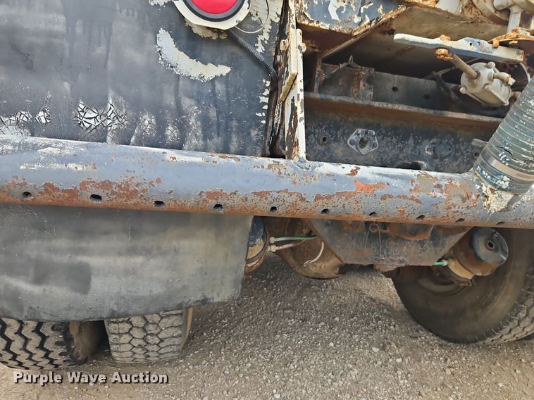 image for item EI3992 1978 Ford  9000 water truck