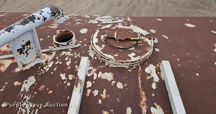 image for item EI3992 1978 Ford  9000 water truck