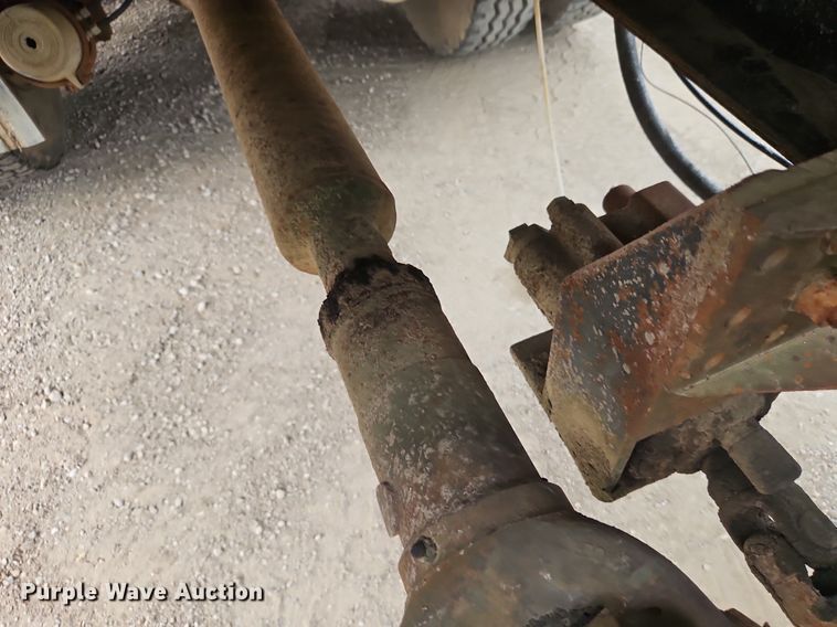 image for item EI3992 1978 Ford  9000 water truck