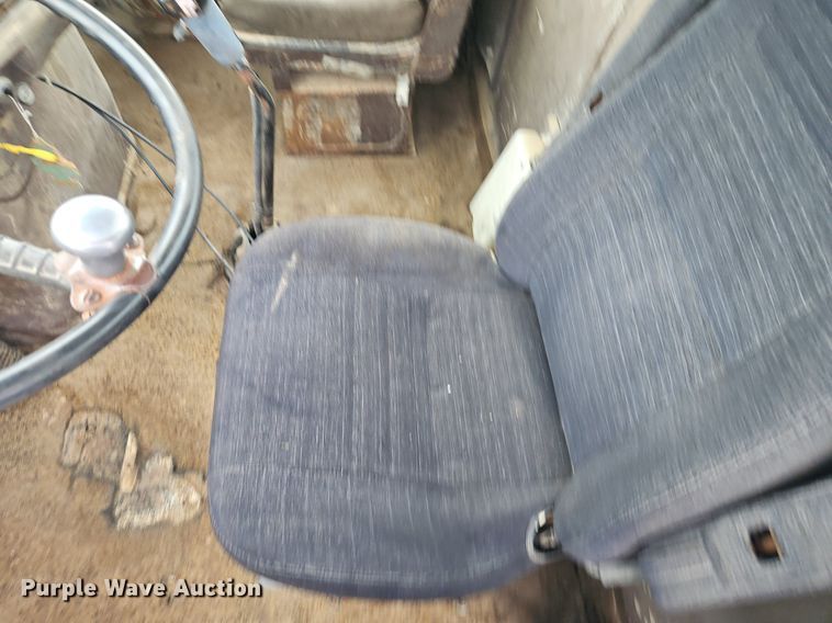 image for item EI3992 1978 Ford  9000 water truck