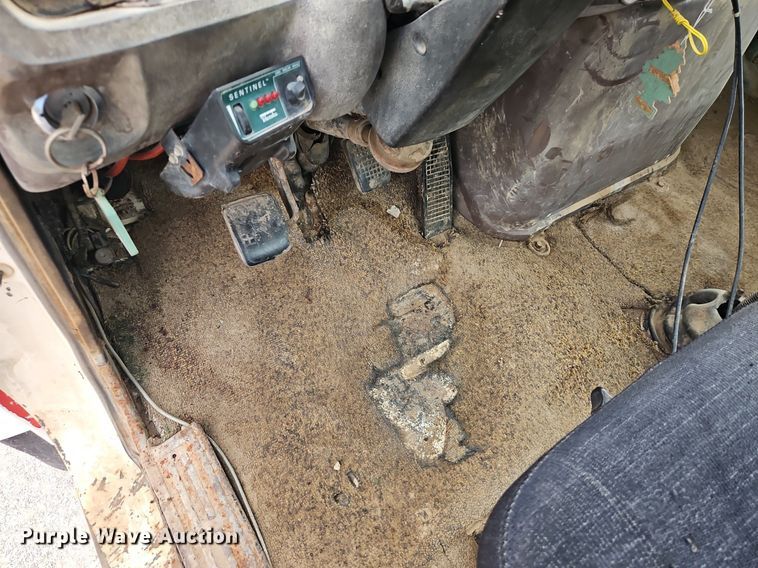 image for item EI3992 1978 Ford  9000 water truck