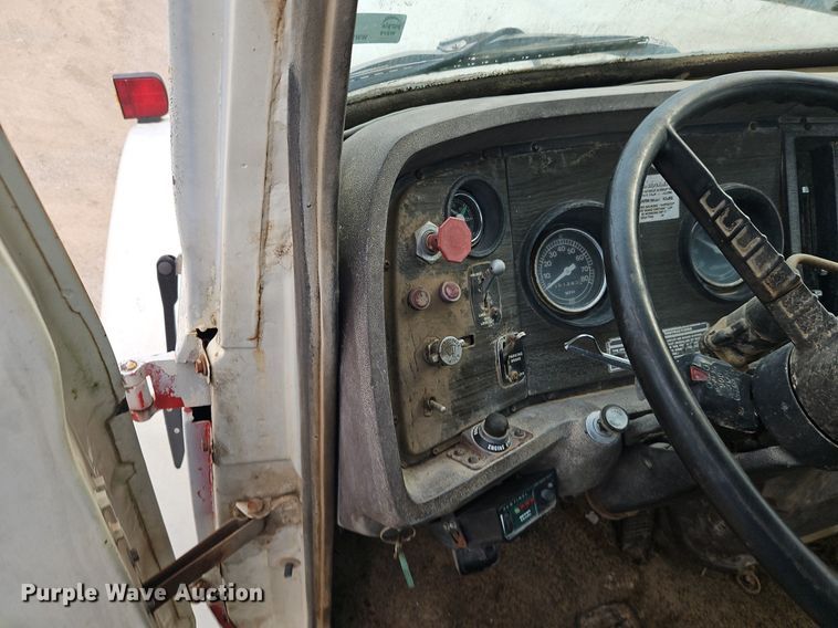 image for item EI3992 1978 Ford  9000 water truck