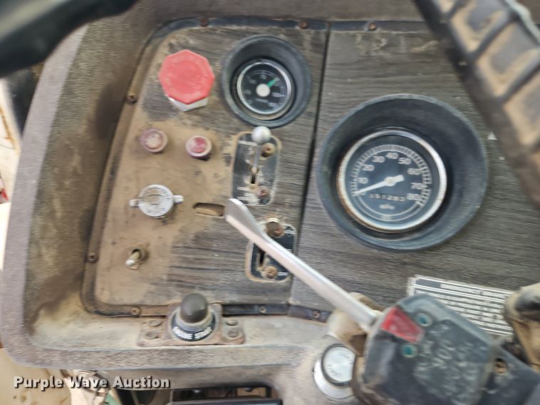 image for item EI3992 1978 Ford  9000 water truck