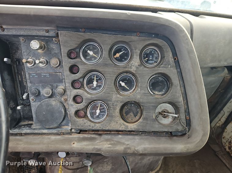 image for item EI3992 1978 Ford  9000 water truck