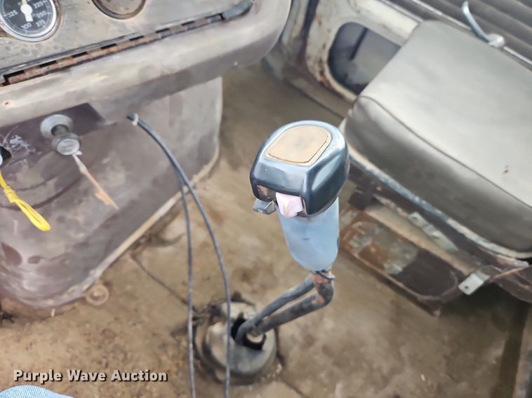 image for item EI3992 1978 Ford  9000 water truck