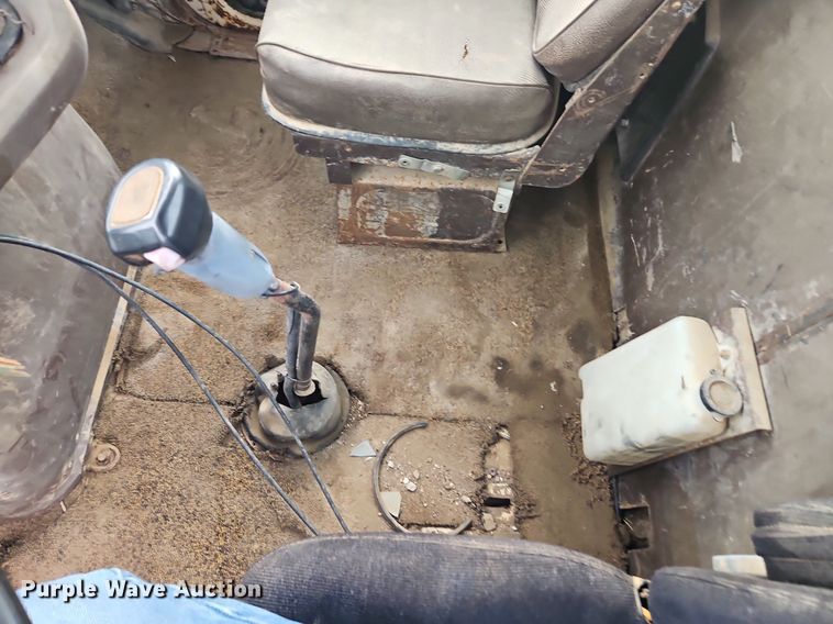 image for item EI3992 1978 Ford  9000 water truck