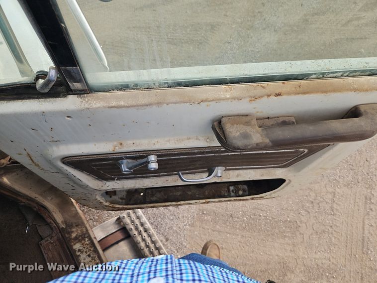 image for item EI3992 1978 Ford  9000 water truck