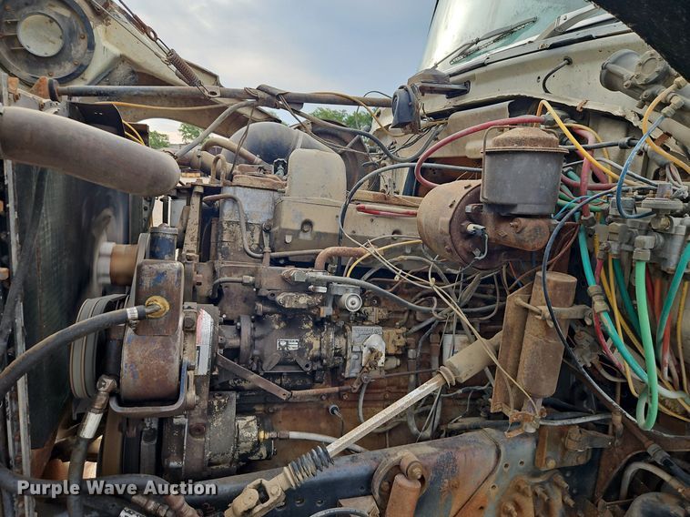 image for item EI3992 1978 Ford  9000 water truck