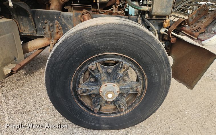 image for item EI3992 1978 Ford  9000 water truck