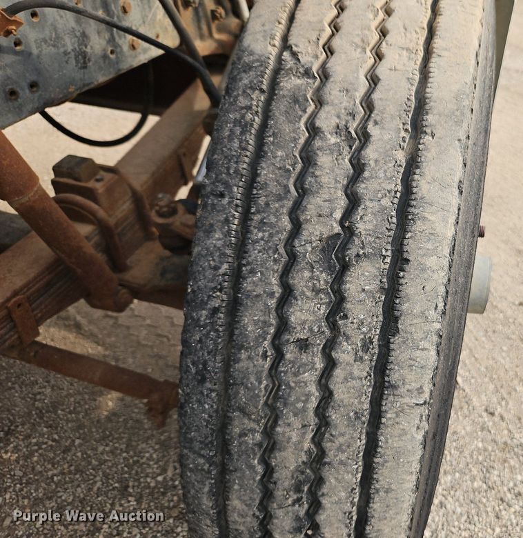 image for item EI3992 1978 Ford  9000 water truck