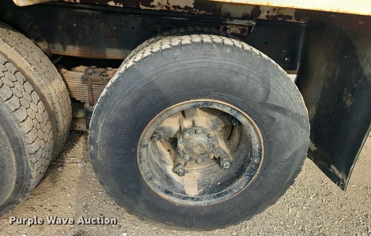 image for item EI3992 1978 Ford  9000 water truck